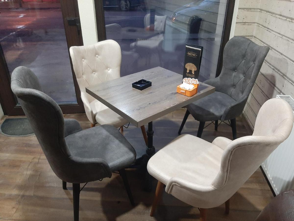 Kikinda Bed&Breakfast Intermezzo Caffe מראה חיצוני תמונה