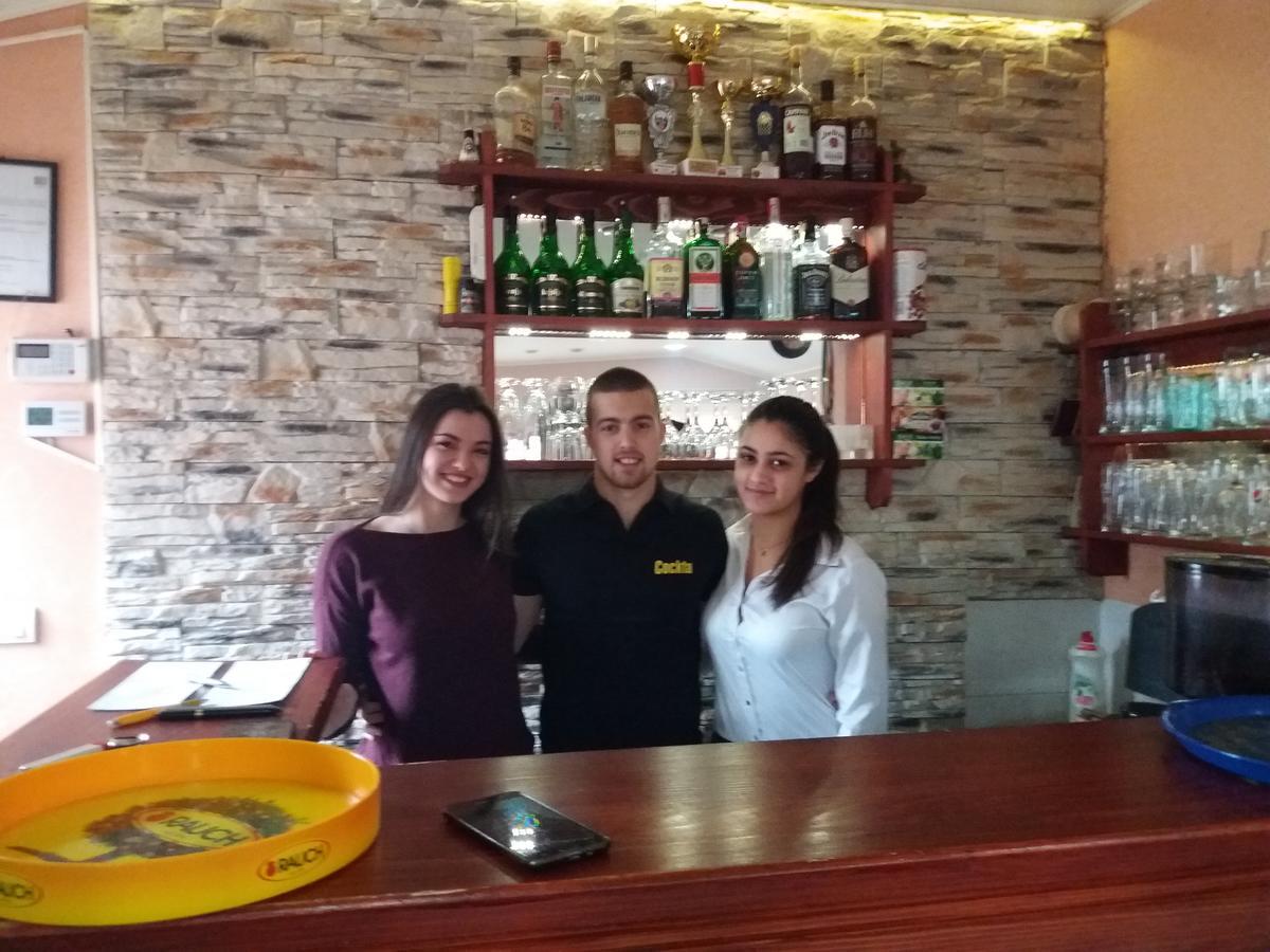 Kikinda Bed&Breakfast Intermezzo Caffe מראה חיצוני תמונה