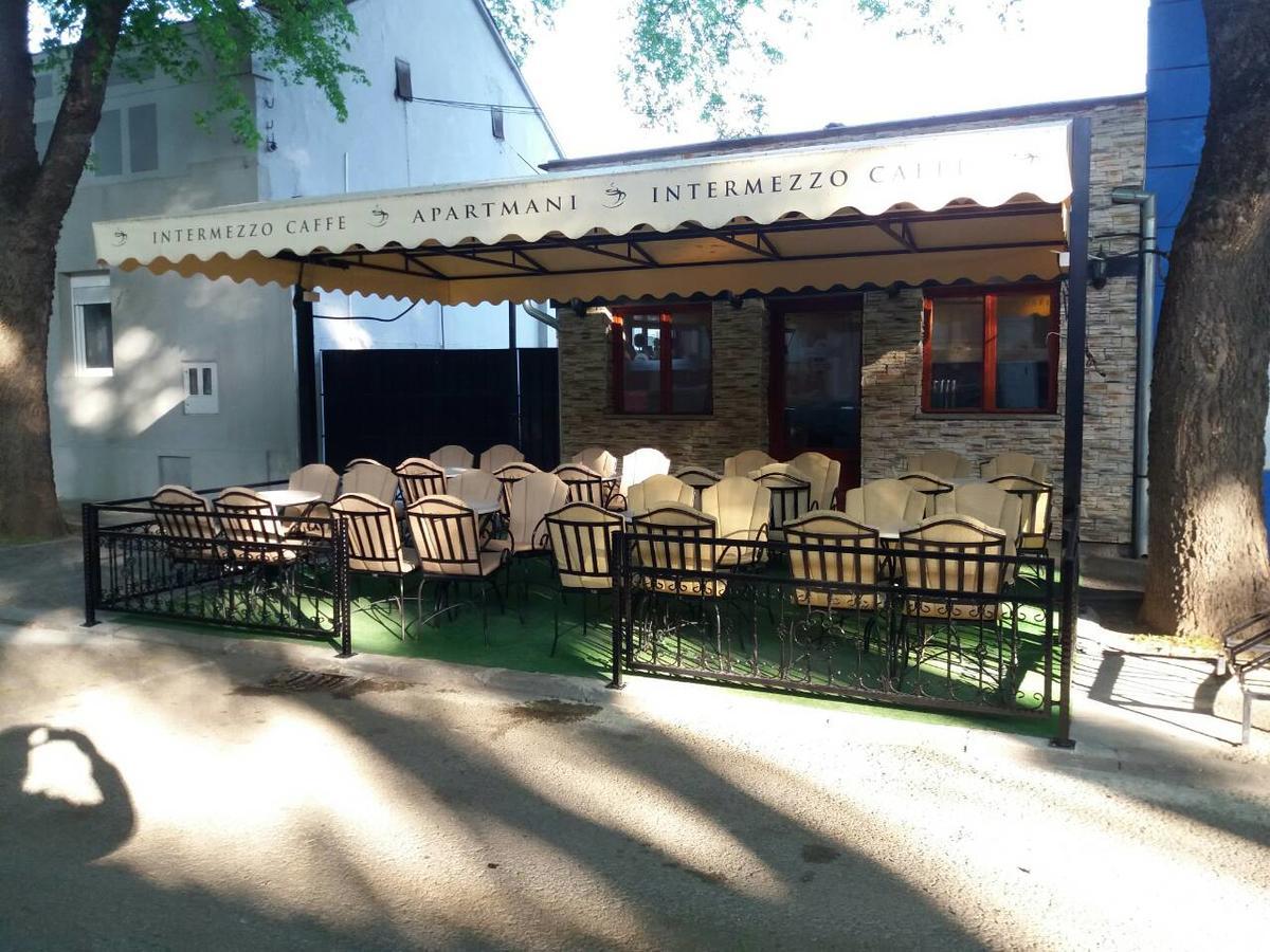 Kikinda Bed&Breakfast Intermezzo Caffe מראה חיצוני תמונה