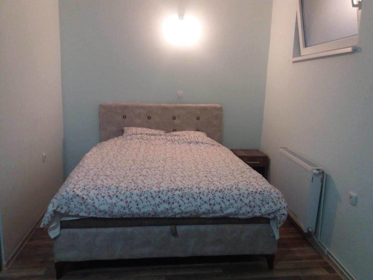 Kikinda Bed&Breakfast Intermezzo Caffe מראה חיצוני תמונה